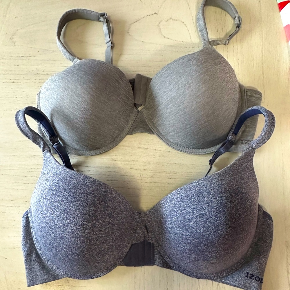 Brand New Set of 2 Izod Bras